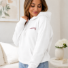 Obrazek Personalizowana bluza biała dla Mamy z imionami dzieci – haft MAMA z sercem