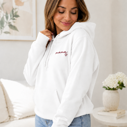 Obrazek Personalizowana bluza biała dla Mamy z imionami dzieci – haft MAMA z sercem